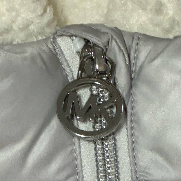 MICHAEL KORS Baby Girls Berber Cuff Split Zip Hood Puffer Jacket Gray Silver 12m - Picture 9 of 9